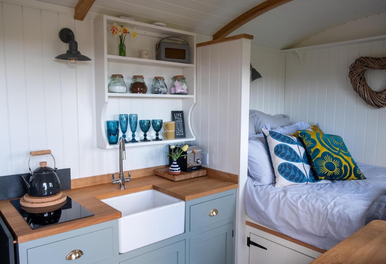 Luxury Shepherd'S Hut On Flower Farm With Outdoor Bath In Mid Cornwall Truro Buitenkant foto